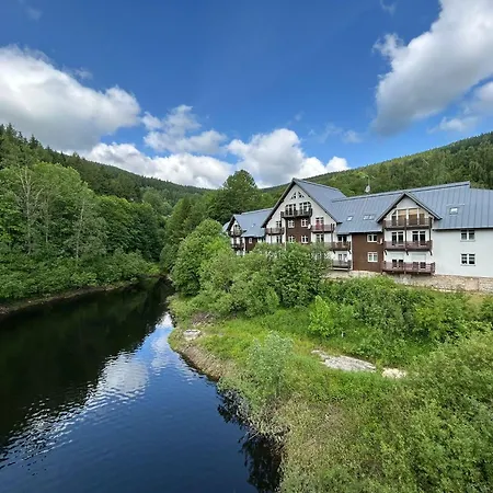 Cosy And Modern Labska Spindl *